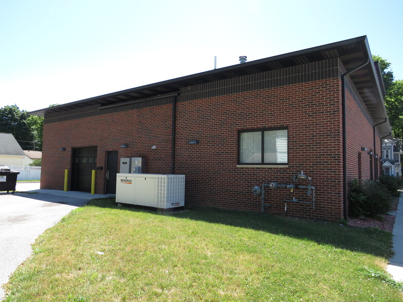 More Photos Of 403 S Main St, Wilmington Freestanding For Sale