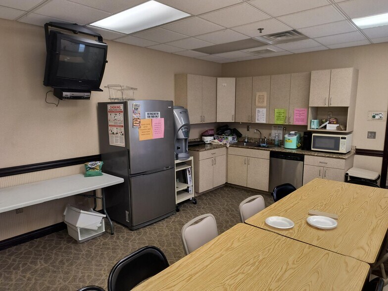 More Photos Of 255 E 90th Dr, Merrillville Medical For Lease