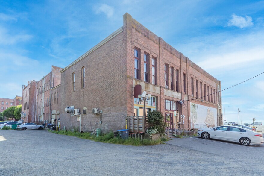 More Photos Of 1042 Water, Port Townsend Storefront Retail Office For Lease