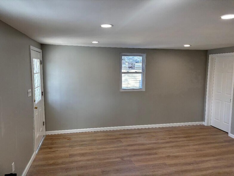 More Photos Of 73 Oak St, Binghamton Apartments For Sale