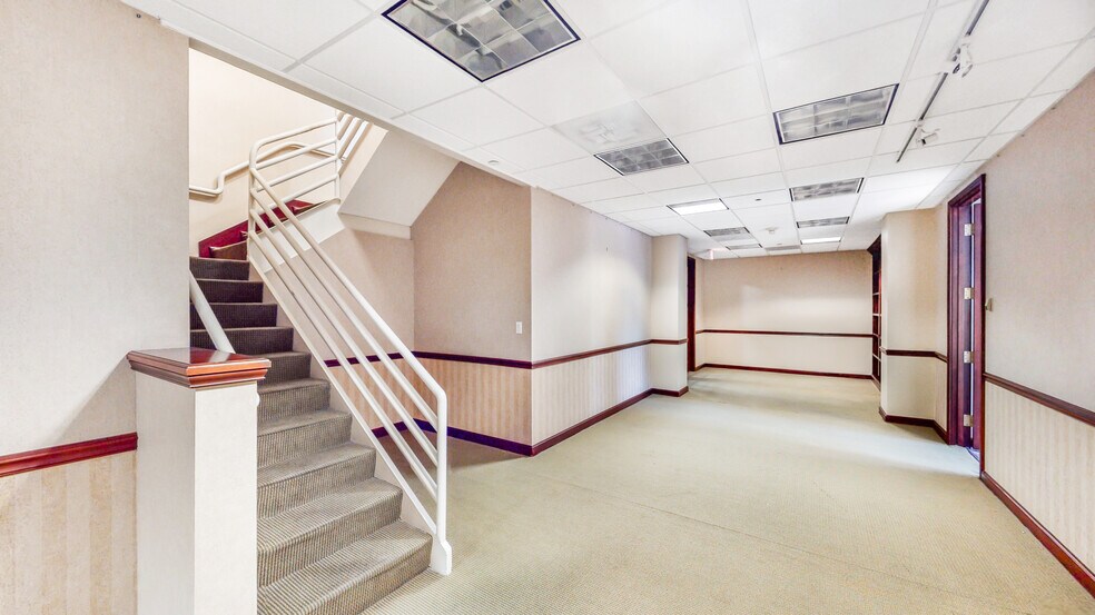 More Photos Of 1200 Brickell Ave, Miami Office For Sale