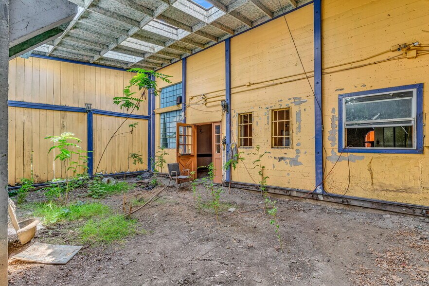 More Photos Of 233-235 Baldwin Ave, San Mateo Storefront For Sale