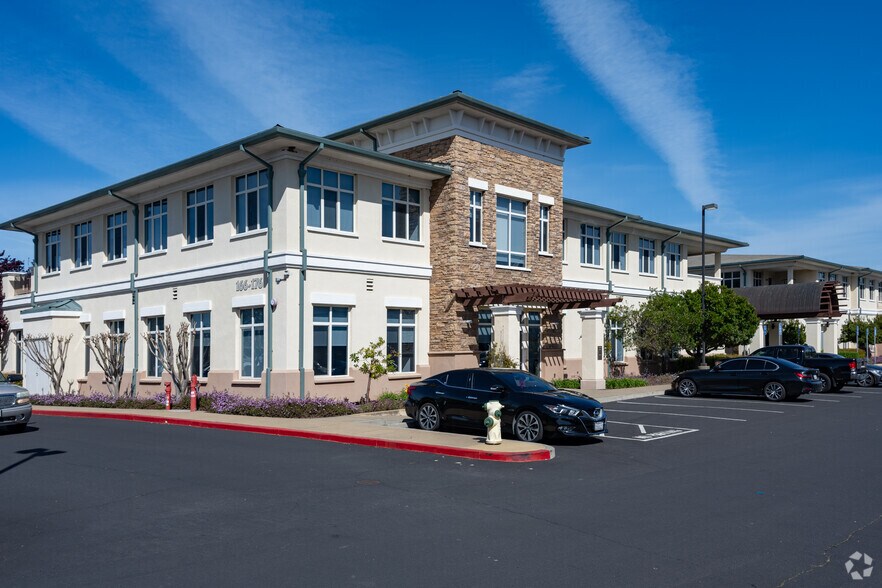 More Photos Of 166-176 Gateway Rd E, Napa Office For Lease