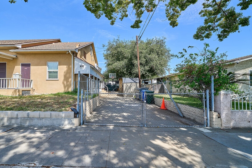 More Photos Of 600 S Towne Ave, Pomona Religious Facility For Sale