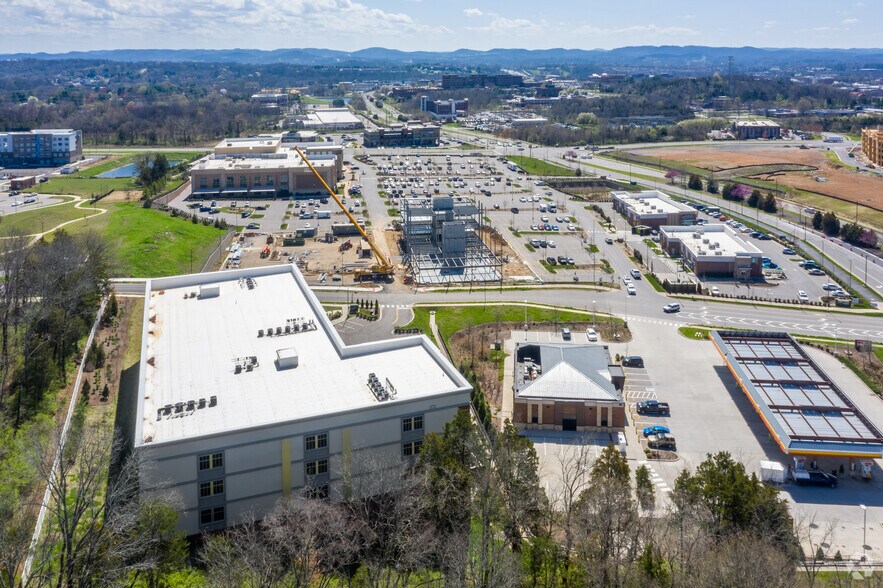 More Photos Of 5070 Carothers Pky, Franklin Self Storage For Lease