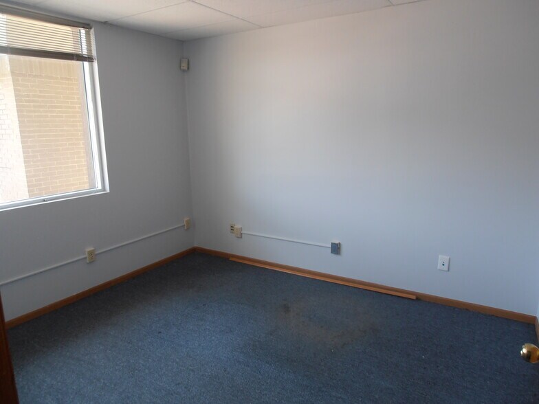 More Photos Of 9000-9030 Cline Ave, Highland Medical For Sale