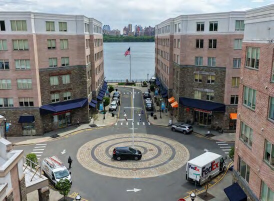 Primary Photo Of 4 Main St, Edgewater Apartments For Lease