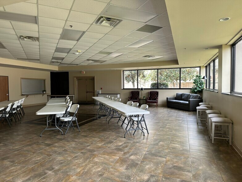 More Photos Of 4750 Sherwood Common Blvd, Baton Rouge Office For Lease