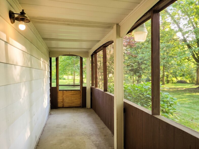 More Photos Of 5104 Fairfield Rd, Fairfield Apartments For Sale