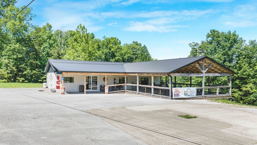 More Photos Of 112 Wilderness Rd, Mammoth Cave General Retail For Sale