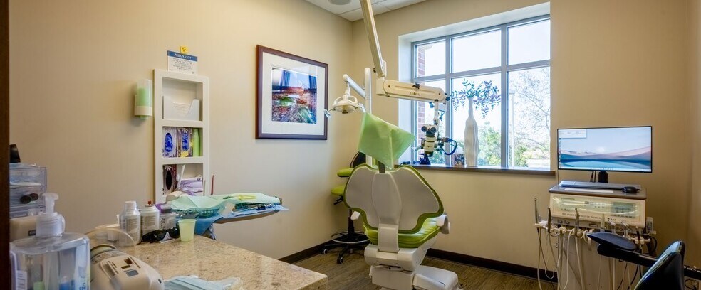 More Photos Of 9900 Stockdale Hwy, Bakersfield Medical For Sale