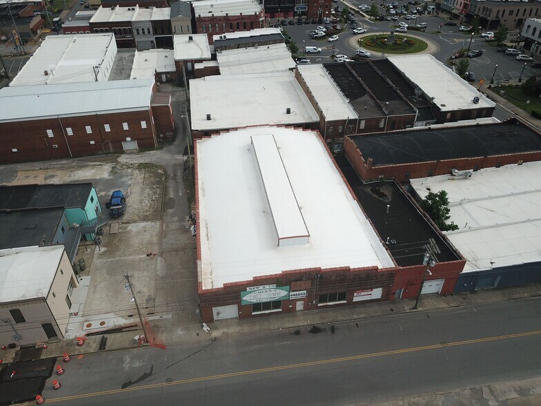 More Photos Of 106 E Market St, Lebanon Warehouse For Sale