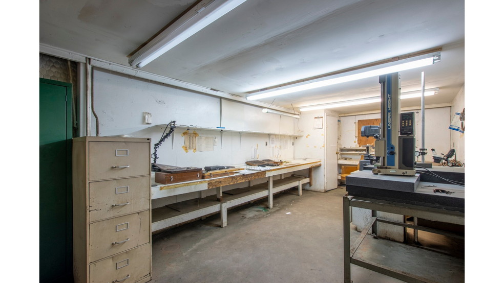 More Photos Of 2060 Highway 90 W, Sealy Manufacturing For Sale