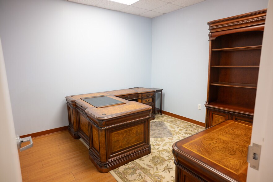 More Photos Of 2439 Country Place Blvd, Trinity Medical For Lease