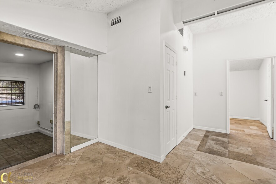 More Photos Of 389 E State Road 434, Longwood General Retail For Lease