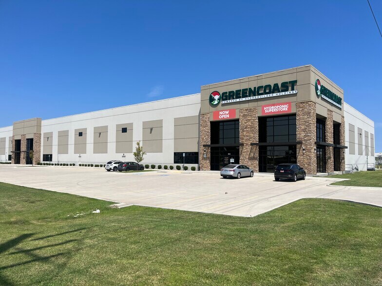 More Photos Of 5665 S 129th East Ave, Tulsa Distribution For Lease