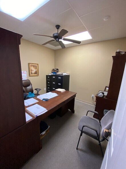 More Photos Of 8825 Eastex Fwy, Beaumont Warehouse For Lease