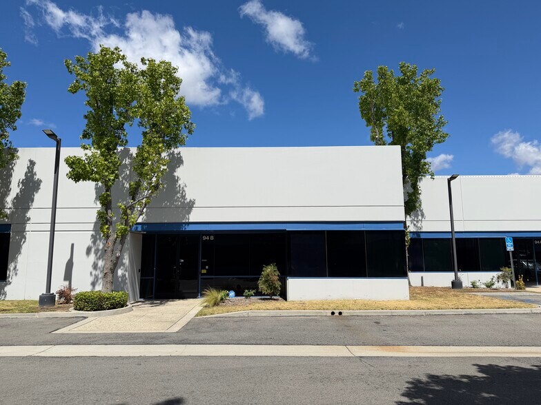 More Photos Of 94 W Cochran St, Simi Valley Research And Development For Sale