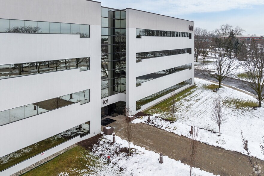 More Photos Of 901 Tower Dr, Troy Coworking Space