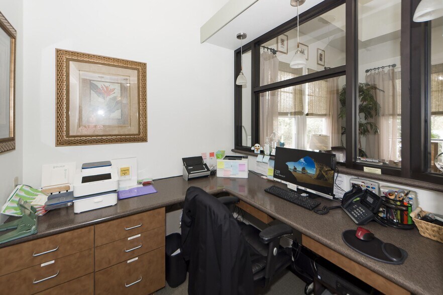 More Photos Of 531 Folly Rd, Charleston Medical For Sale