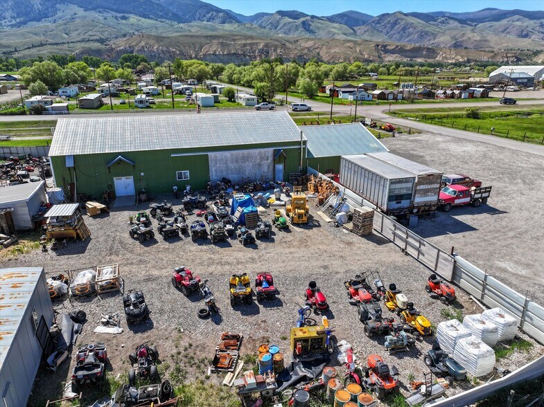 More Photos Of 5 Demick Ln, Salmon Auto Repair For Sale