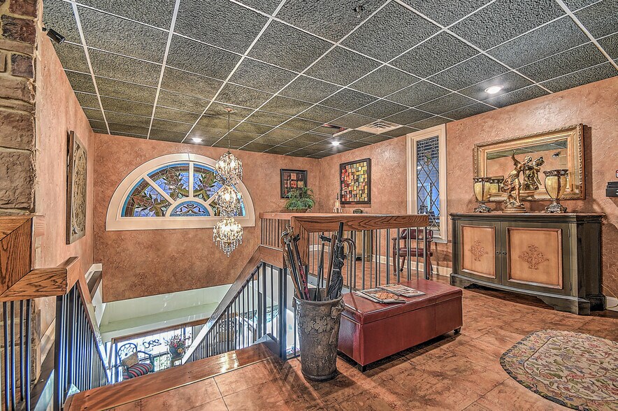 More Photos Of 220 Broad St, Kingsport Flex For Sale