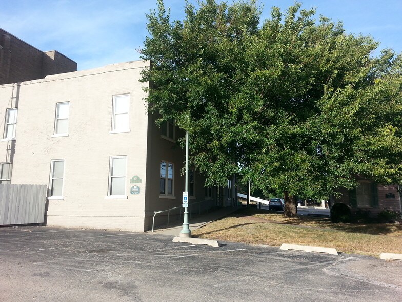Primary Photo Of 401-403 NE Jefferson Ave, Peoria Office For Lease