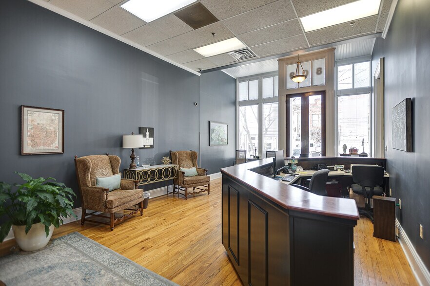 More Photos Of 809 S Main St, Columbia Office For Sale
