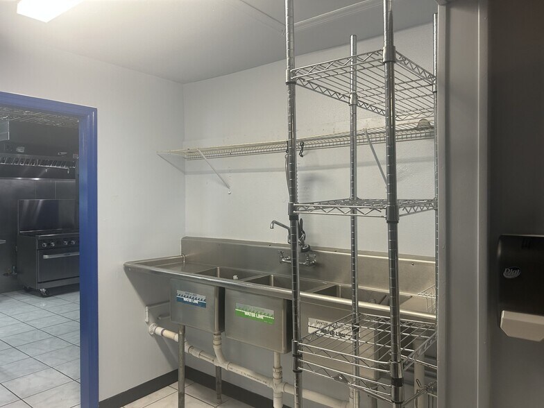 More Photos Of 413 Elm St, Welaka Freestanding For Sale