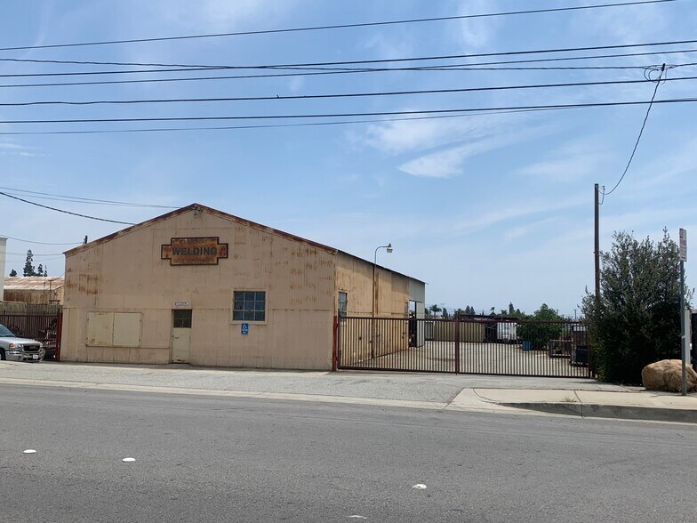 More Photos Of 5009 Arrow Hwy, Montclair Service For Lease