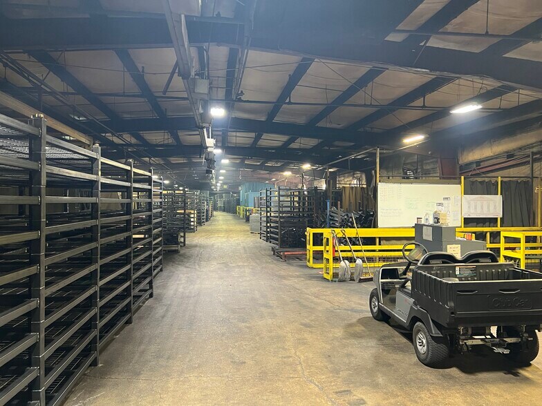 More Photos Of 305 S Main St, Como Manufacturing For Sale