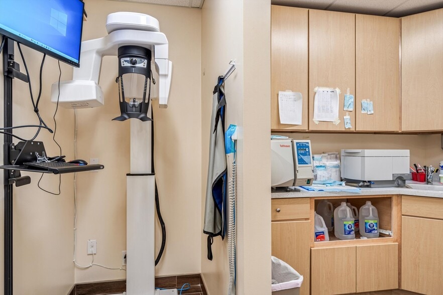 More Photos Of 1866 B St, Hayward Medical For Sale