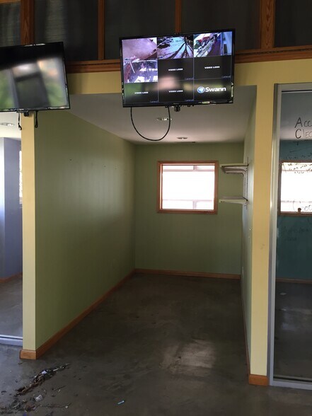 More Photos Of 496 Glen Iris Dr, Atlanta Warehouse For Lease