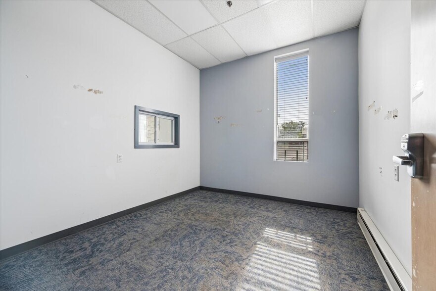 More Photos Of 60 E 4th St, Somerville Manufacturing For Lease