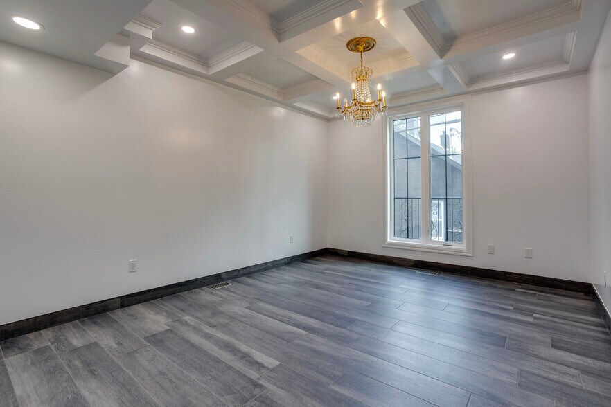 More Photos Of 11833 102 Ave NW, Edmonton Medical For Sale