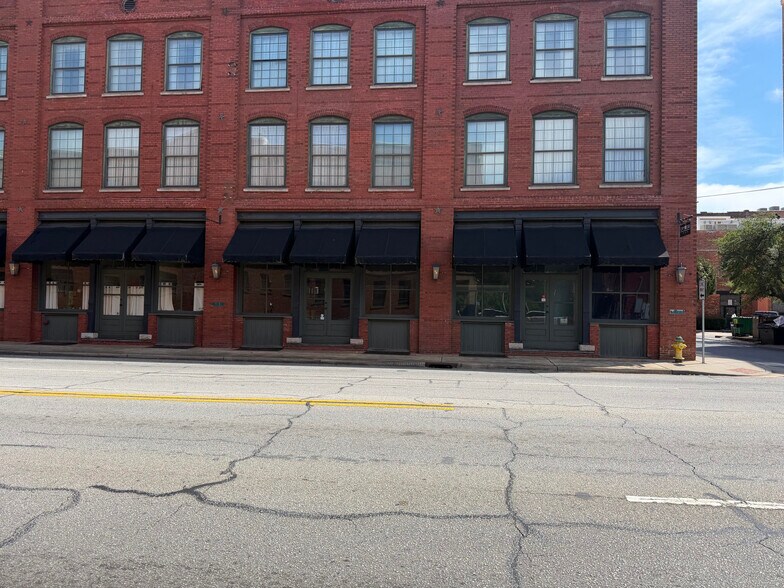 More Photos Of 100-110 W 2nd Ave, Rome Hotel For Lease