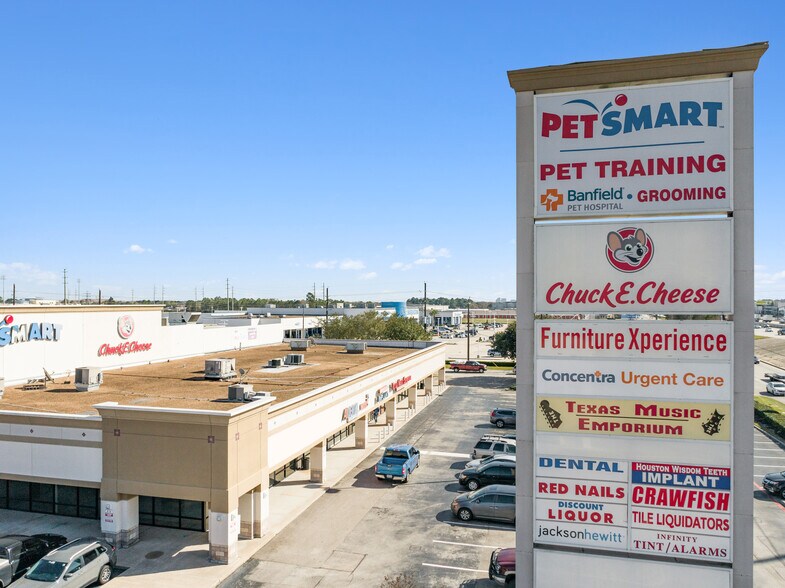 More Photos Of 132-156 E FM-1960, Houston Unknown For Lease