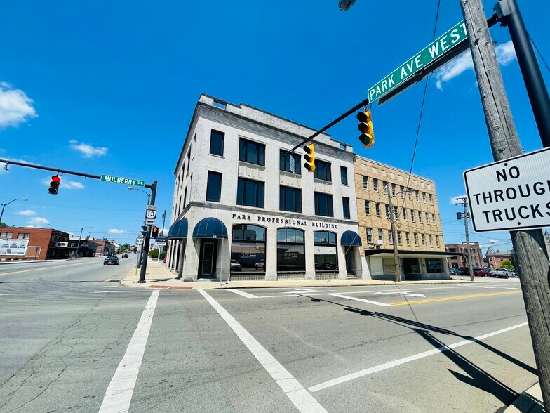 More Photos Of 68-70 W Park Ave, Mansfield Office For Lease