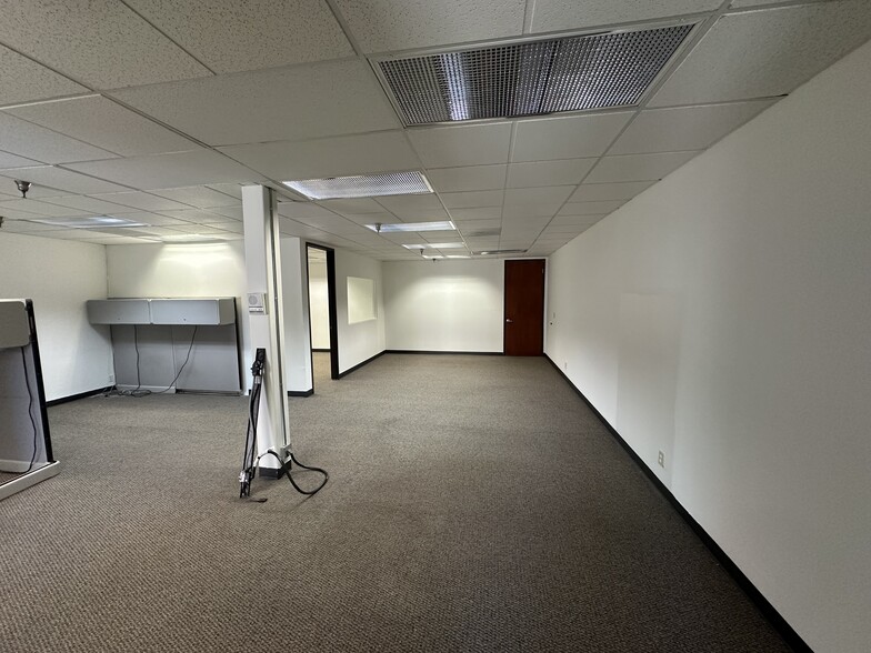 More Photos Of 1855 W Katella Ave, Orange Office Residential For Lease
