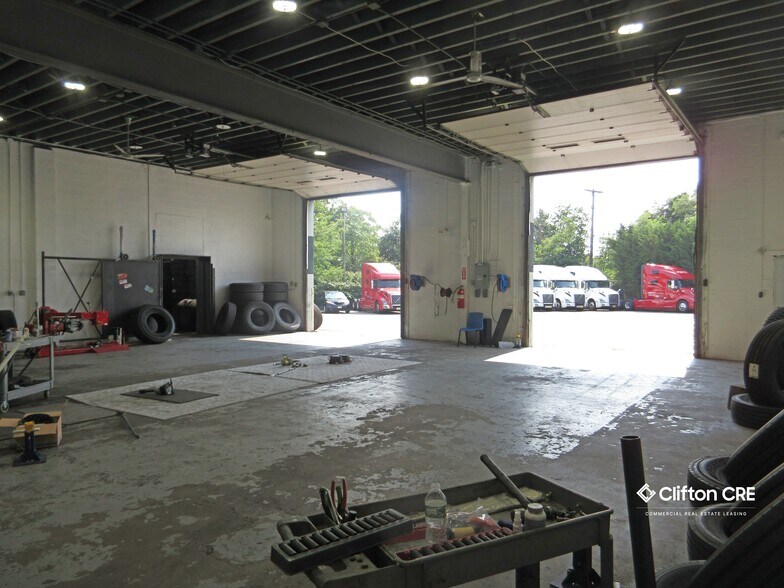 More Photos Of 285 Highland Cross, Rutherford Warehouse For Lease