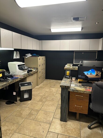 More Photos Of 874 Alua St, Wailuku Warehouse For Lease