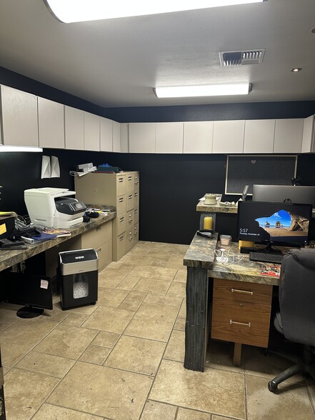 More Photos Of 874 Alua St, Wailuku Warehouse For Sale