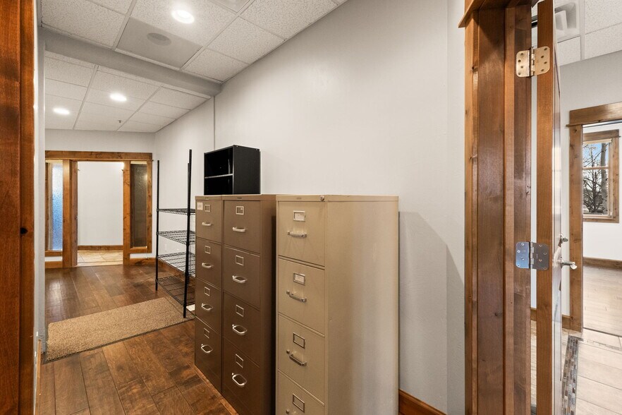 More Photos Of 1940 W Dickerson St, Bozeman Office For Sale