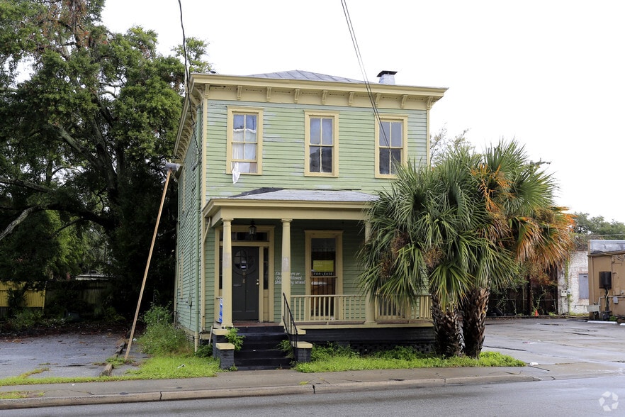 More Photos Of 8 W Victory Dr, Savannah Office Residential For Sale