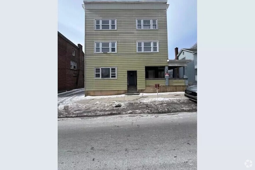 Primary Photo Of 48 S Kennedy Dr, Mcadoo Apartments For Sale