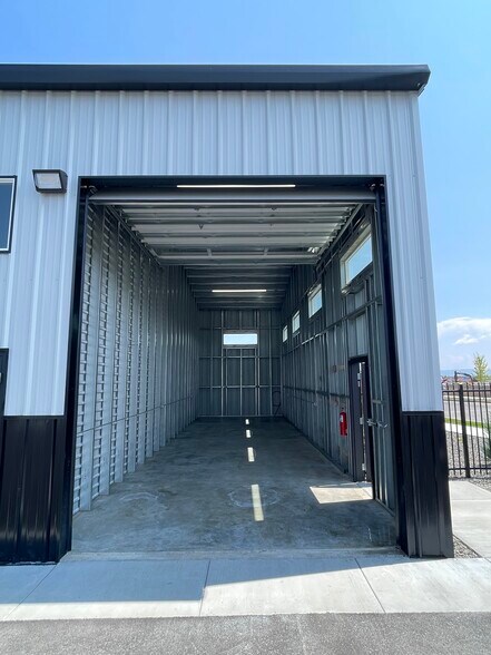 More Photos Of 1551 S Deer Heights Rd, Spokane Warehouse For Sale