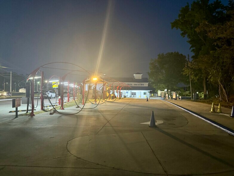 More Photos Of 605 S Wall St, Calhoun Carwash For Sale