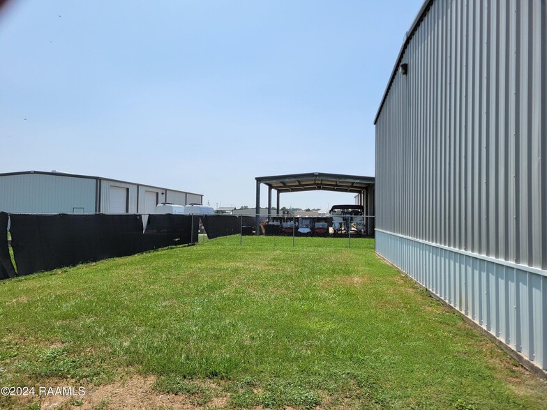 More Photos Of 644 Enterprise Pky, Breaux Bridge Flex For Lease