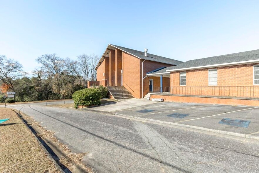 More Photos Of 2270 Shurling Dr, Macon-Bibb Religious Facility For Sale