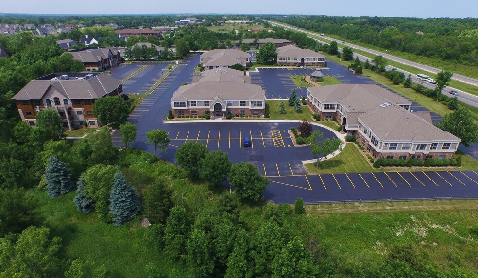 More Photos Of 1035 W Glen Oaks Ln, Mequon Medical For Lease